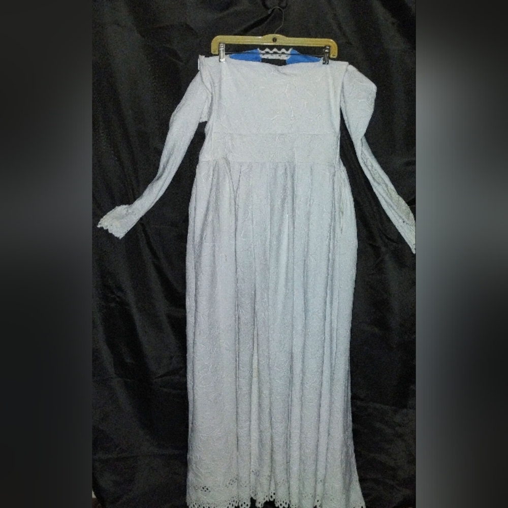 Xfer VTG Off The Shoulder wedding dress - Picture 9 of 13